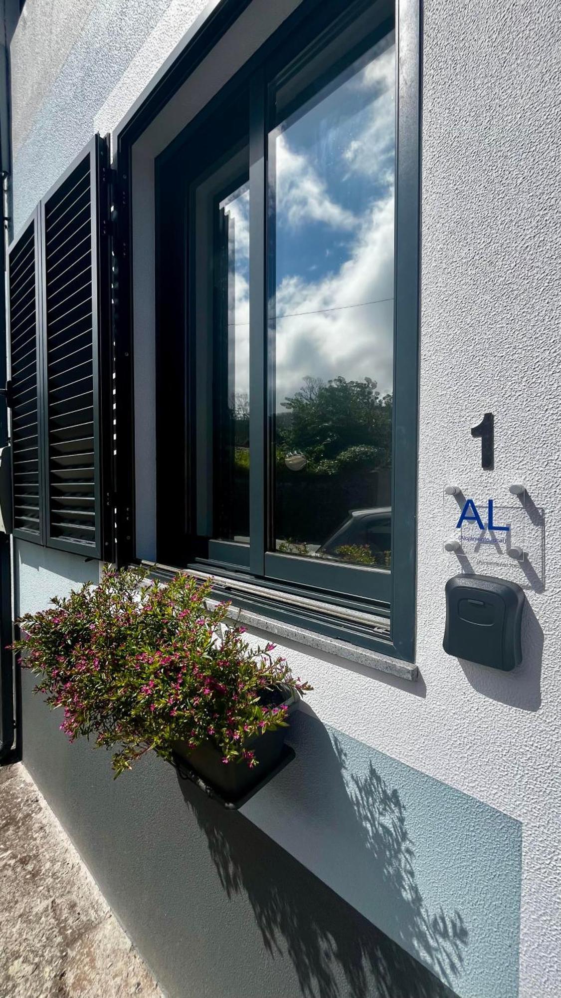 Apartamento Anastacio Tiny House Porto Moniz Exterior foto